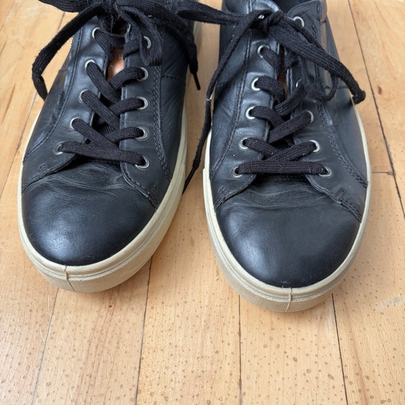 Ecco Sneakers Soft Black Leather Mens Size 44 (US size 10-10.5 ) Low Top Black - Picture 5 of 12